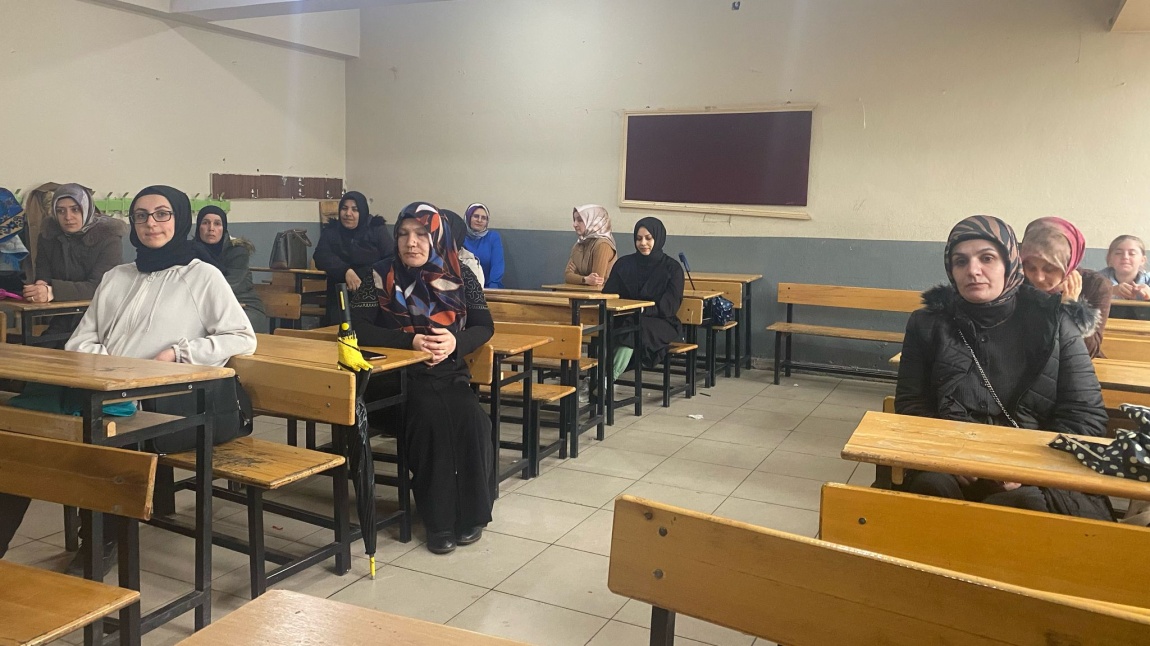 Akran Zorbalığı ve Mahremiyet Eğitimi